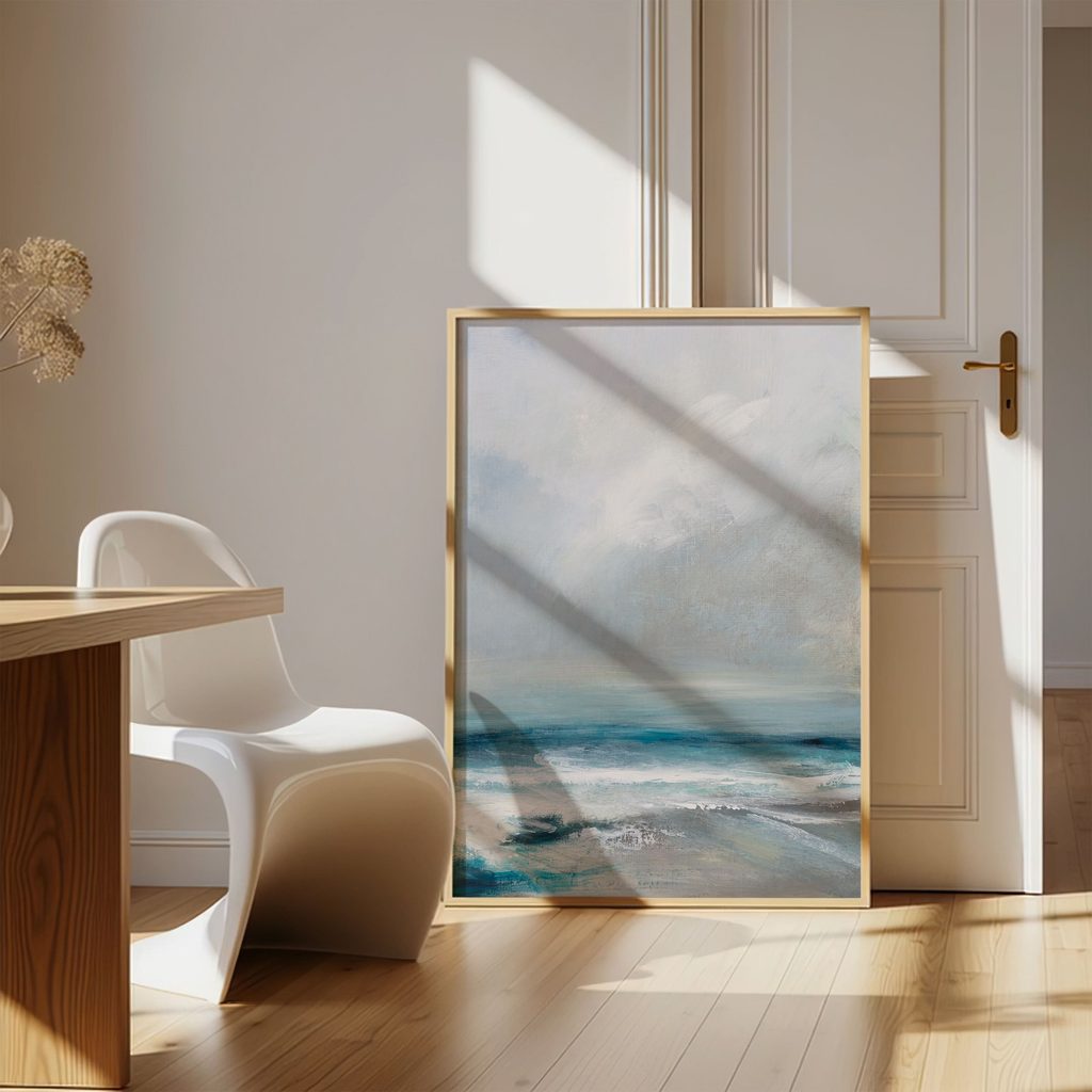 Palette e ambientazione con parete color azzurro cielo per arredare casa con stile