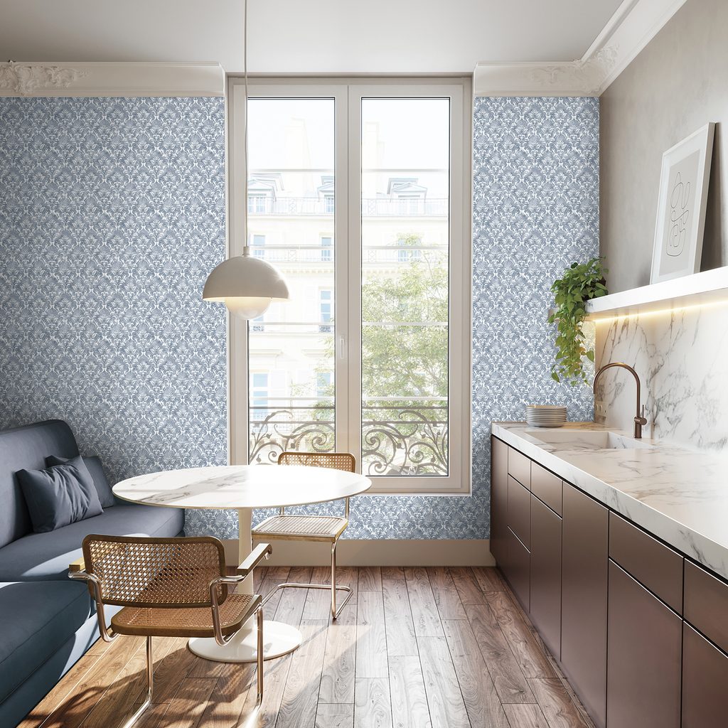 Palette e ambientazione con parete color azzurro cielo per arredare casa con stile