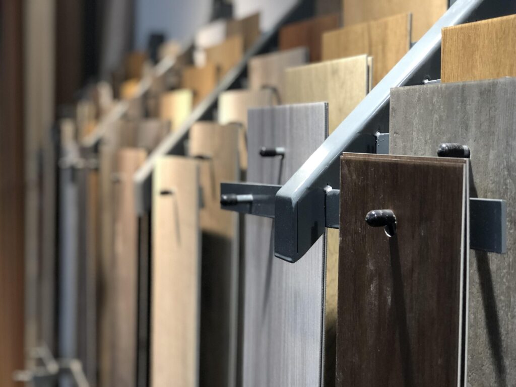 campioni di pavimento in laminato e gres